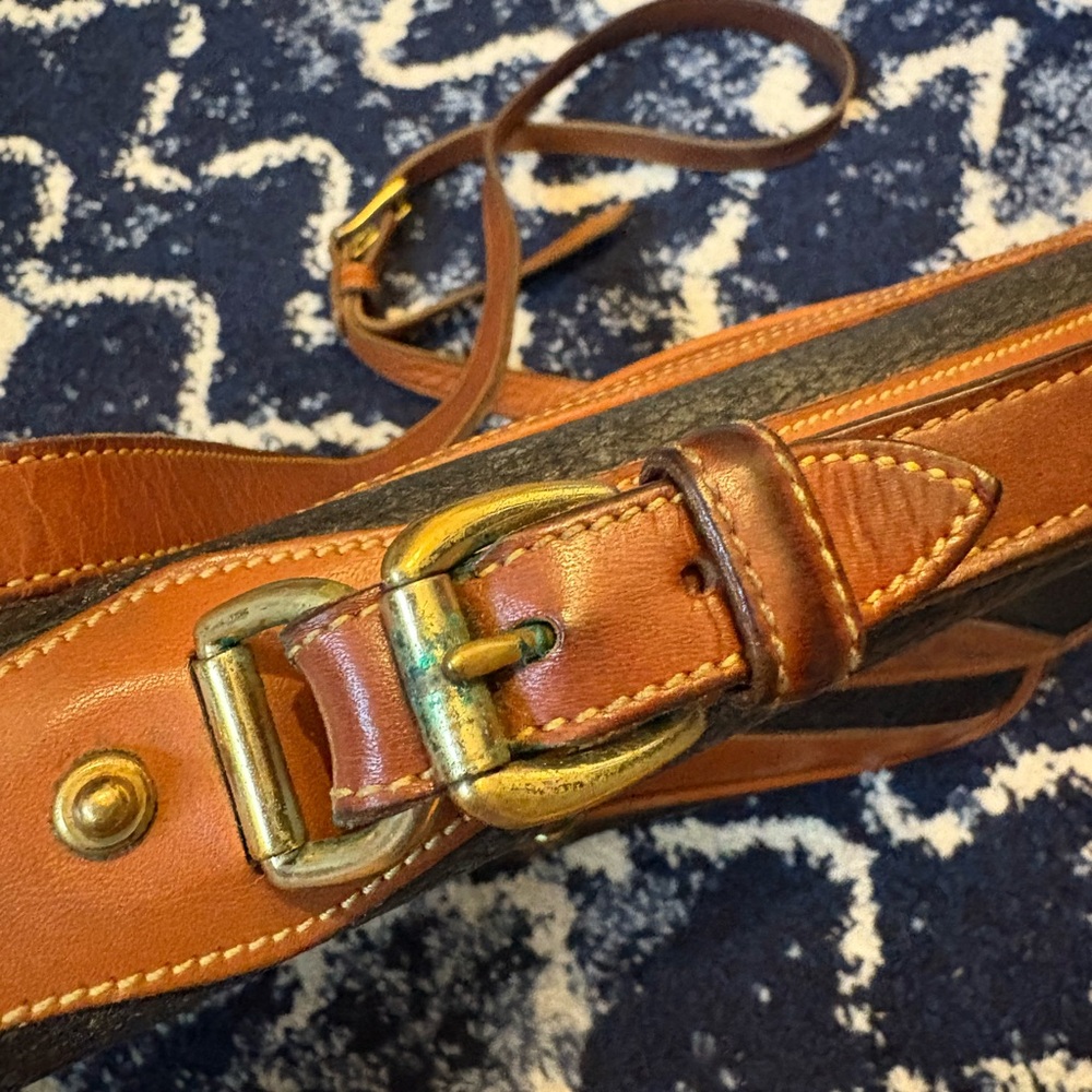 Vintage Dooney & Bourke Leather Messenger Bag - Picture 4 of 11